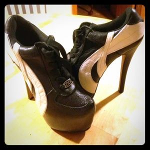 Woman's zigi girl high heel pump sneakers